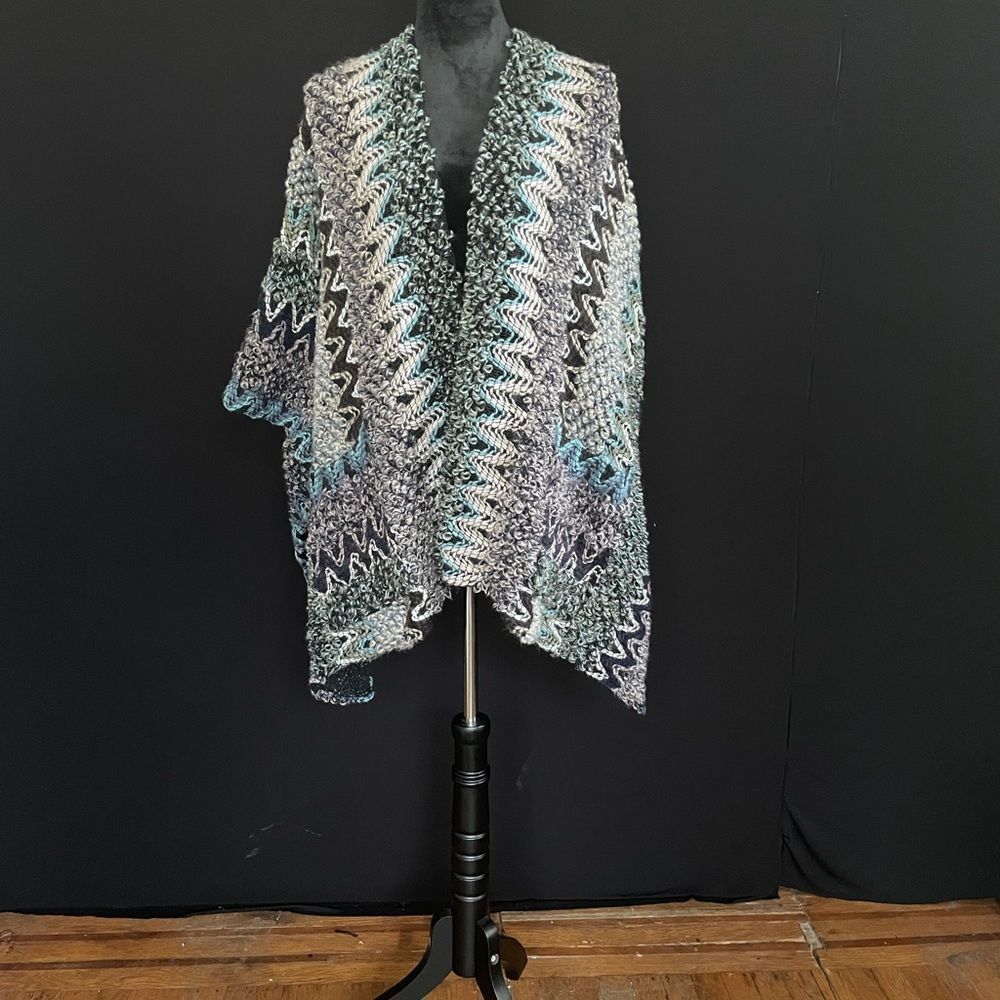FREE SHIPPING when you buy 2 or more! cape /wrap moss green pockets